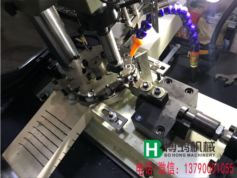 圓螺母全自動攻絲機(jī)實拍圖片